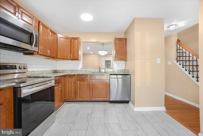 Building Photo - 8 Almanac Ct