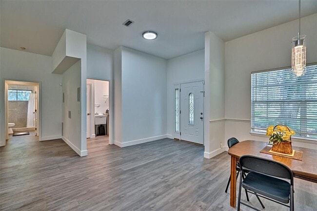 Building Photo - 6505 SW 135 Pl