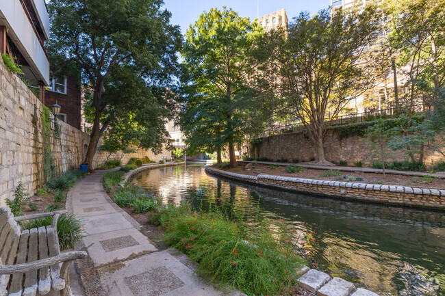 Riverwalk - The Travis Building