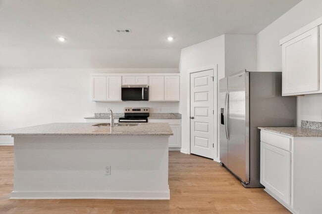 Building Photo - Brand-New 4 Bedroom Home in Prairie Grove! Move-in Ready! FENCE INCLUDED!