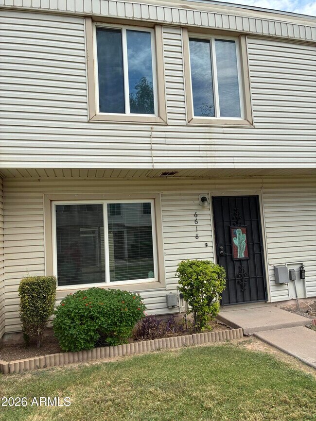 Building Photo - 6618 S Palm Dr