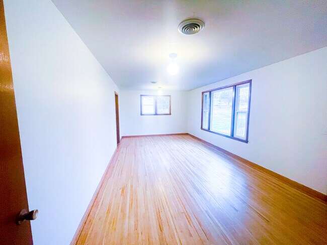 Foto del edificio - 1815 Rosebank Ave
