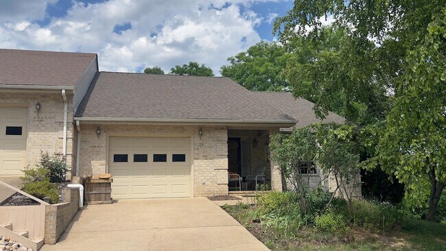 Building Photo - 124 Fairground Rd
