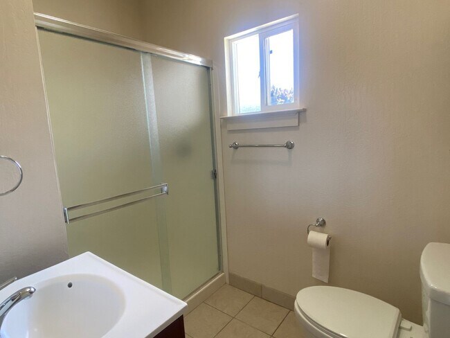 Foto del edificio - Updated and Unique Rose Garden 1 Bedroom Single Family Home!