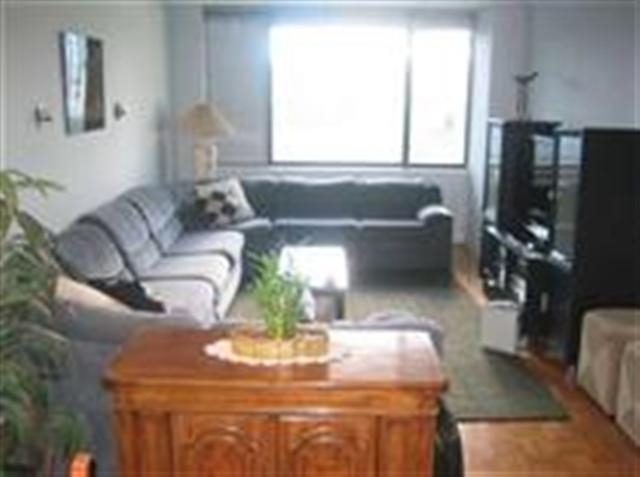 Building Photo - 45 River Dr S