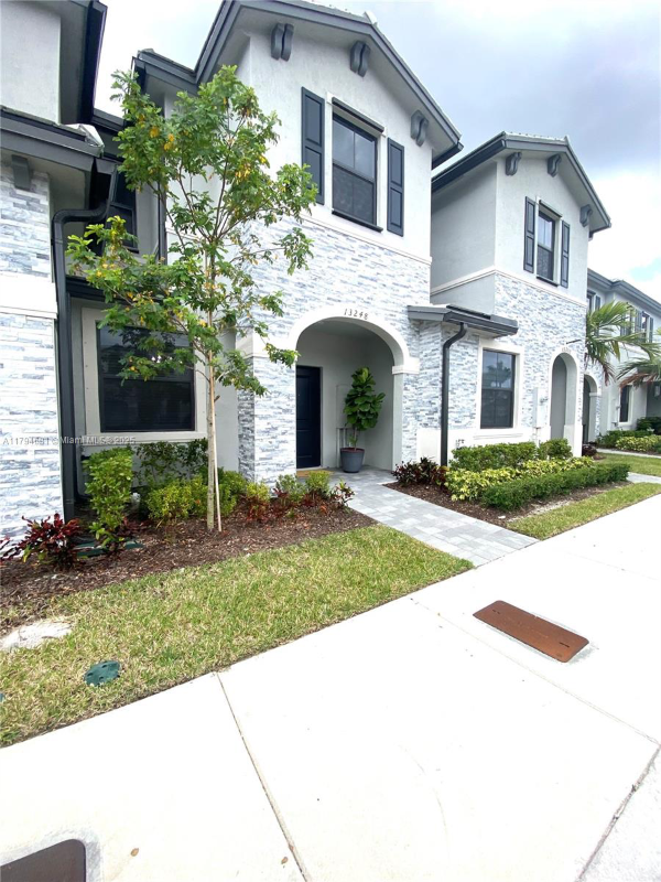 Foto principal - 13248 SW 286th St