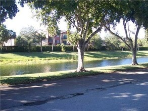 Building Photo - 1140 Lake Victoria Dr