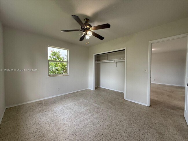 Foto del edificio - 900 SW 5th St