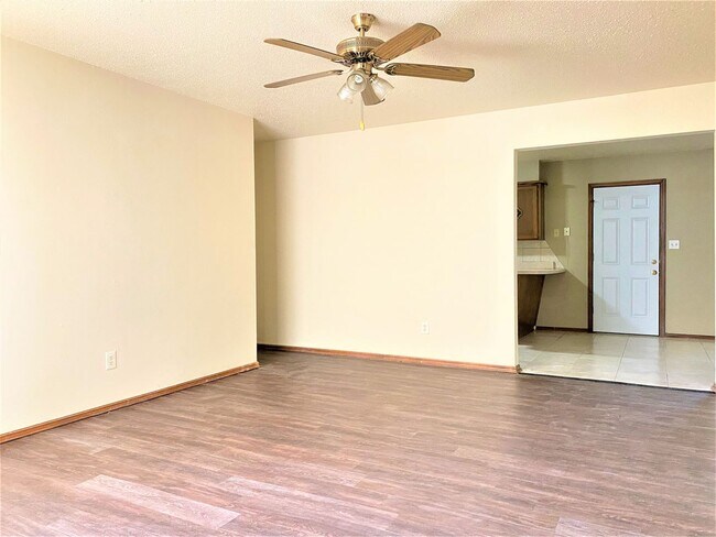 Foto del edificio - A gorgeous home near Tinker Air Force Base!!!