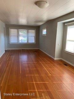 Building Photo - 3 br, 1 bath House - 7030 SE Martins St.