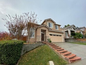 Building Photo - 435 Deerhill Dr