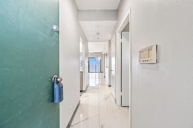 Foto del edificio - 7700 Seawall Blvd