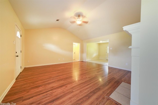 Building Photo - 112 Meadows Dr