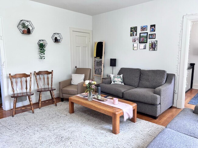 Foto del edificio - 3578 Burch Ave