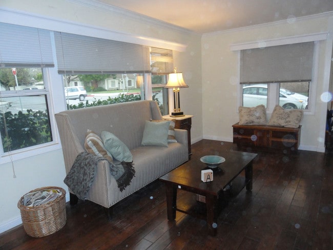 front room - 13902 Calvert St