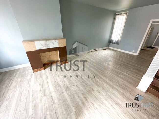 Foto del edificio - 3115 Custer St