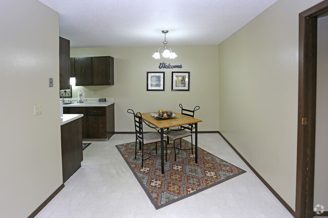 2BR, 1BA, Model - 930 SF - Willow Wood Apartments