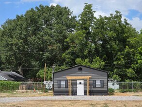 Building Photo - 406 2nd Ave