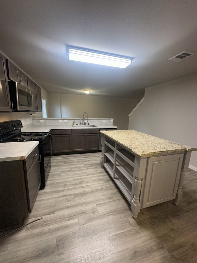 Foto del edificio - 2146 10th St