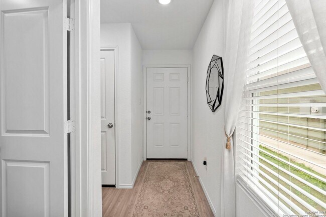 Building Photo - Well-Maintained 3-Bedroom Home – Ideal for Students & Professionals!