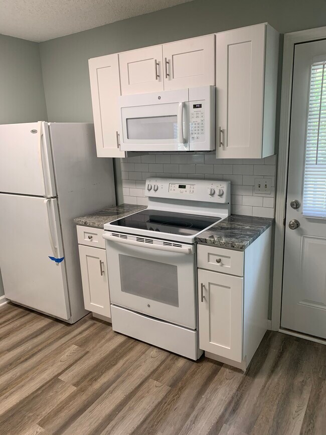Foto del edificio - 2133 Oleander Pl