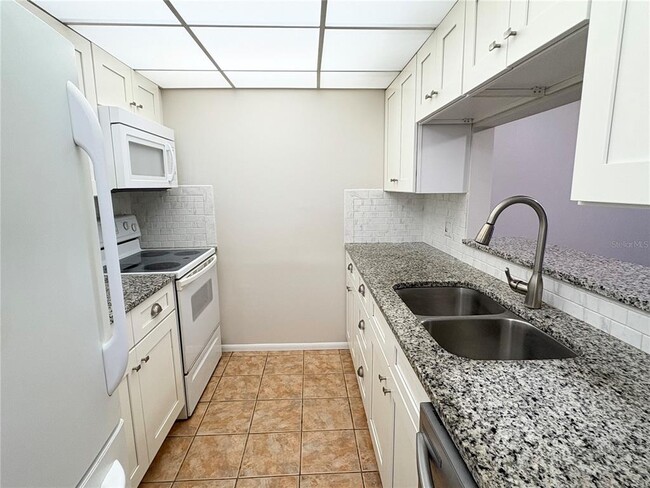 Building Photo - 519 Albee Farm Rd