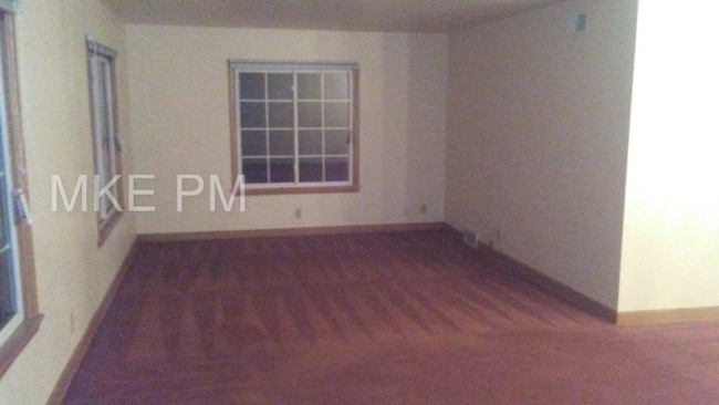 Foto del edificio - 8225 W Center St