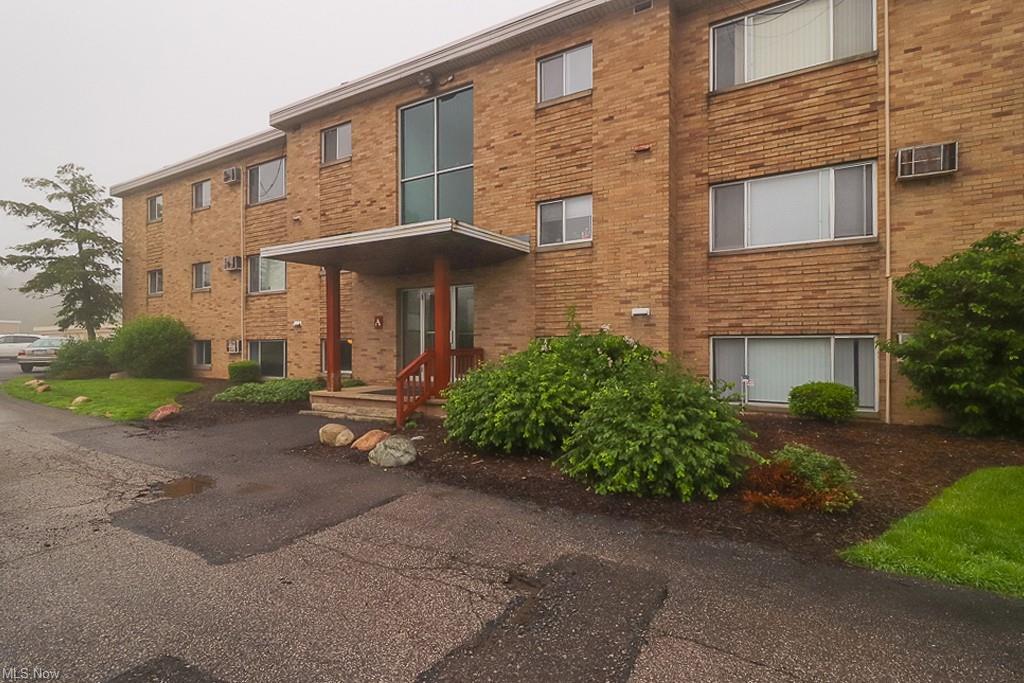 Primary Photo - 5200 Royalton Rd