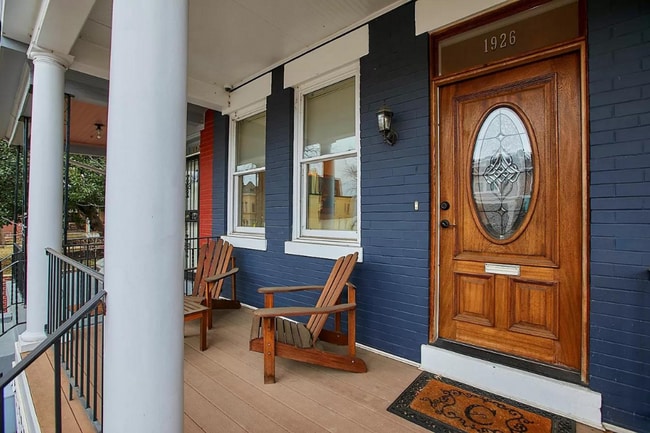 Photo - 3 level townhouse w 2br 2.5ba, parking spo...