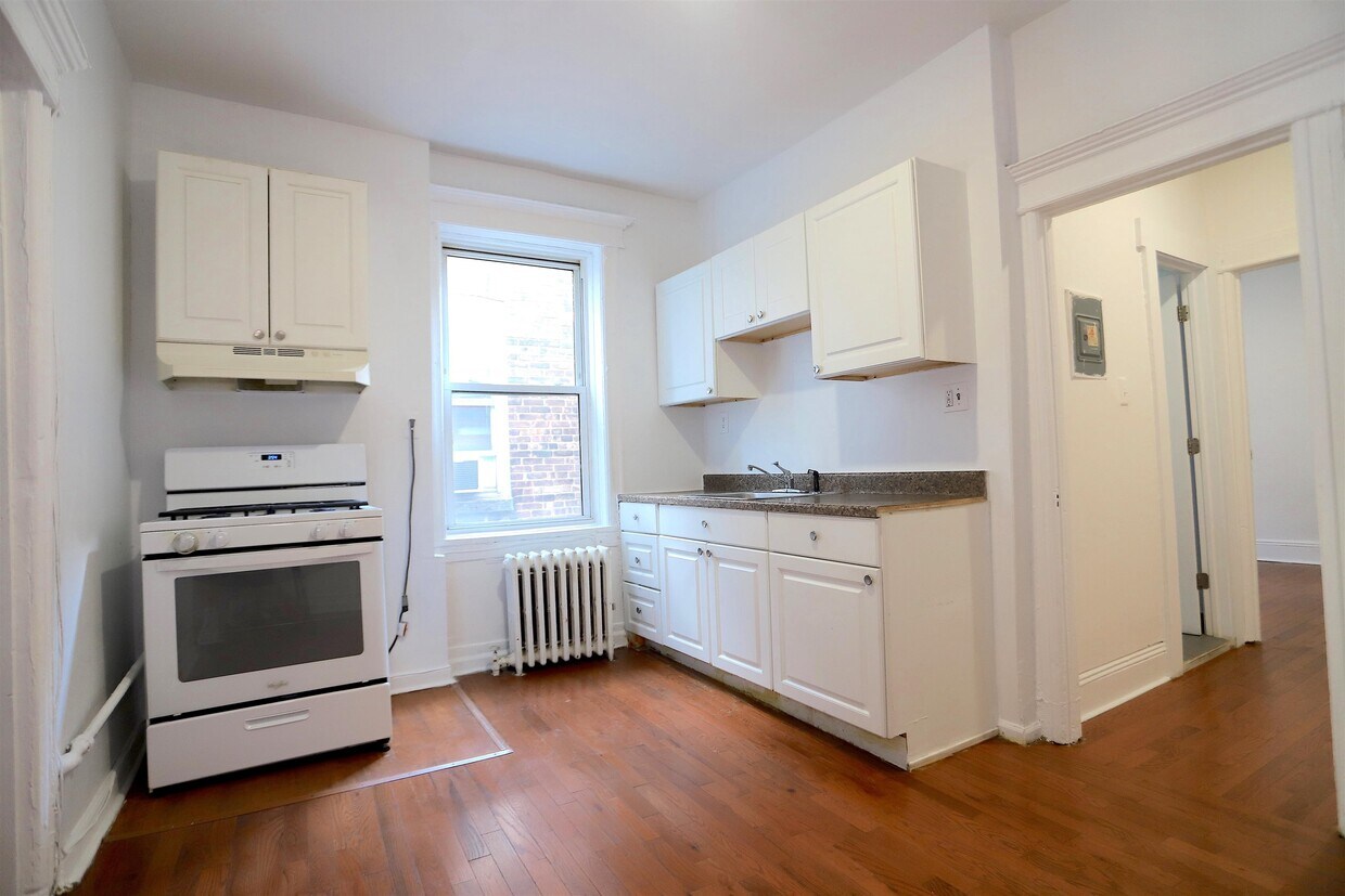 67 Washburn St Unit 11, Jersey City, NJ 07306 Room for Rent in Jersey