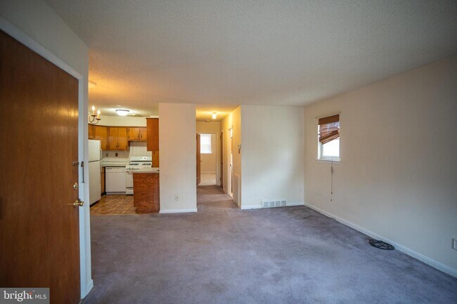 Building Photo - 2635 Wentworth Rd