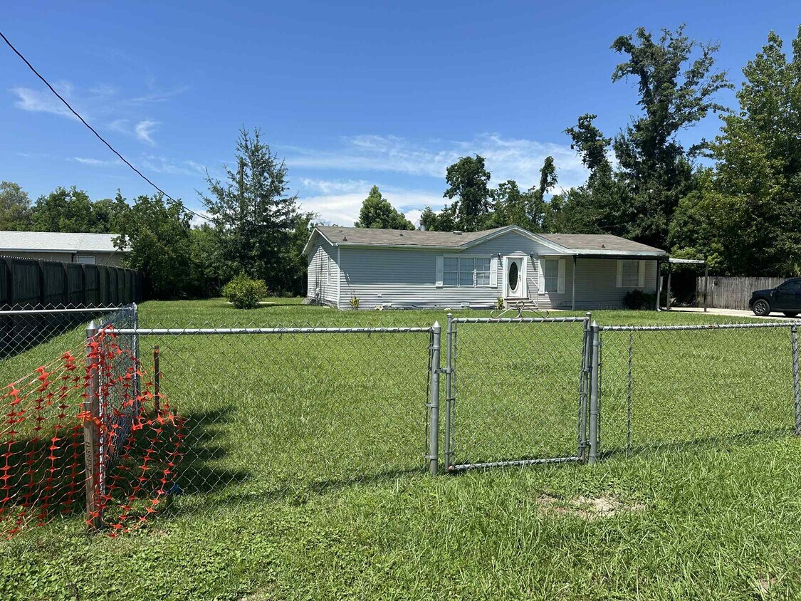 Foto principal - 2931 E 14th Ct