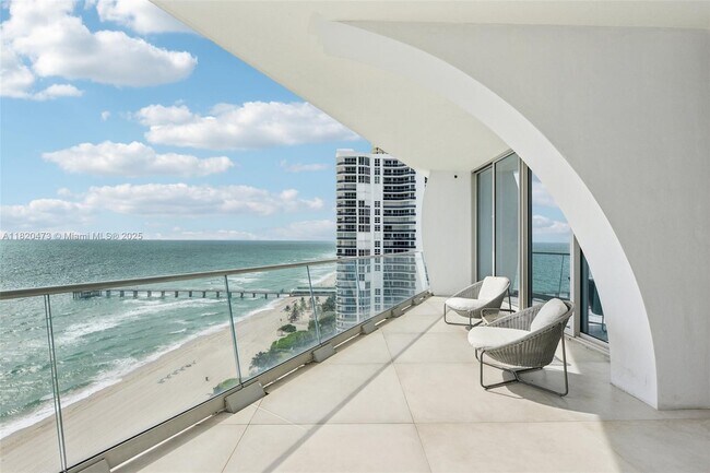 Foto del edificio - 16901 Collins Ave