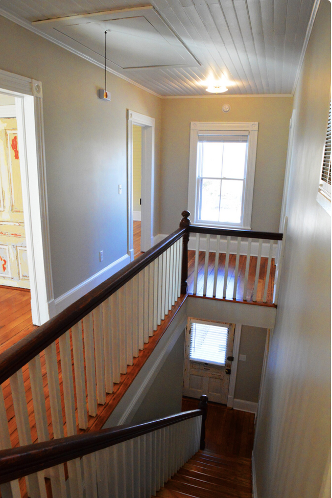 Stairwell. - 116 Cypress St