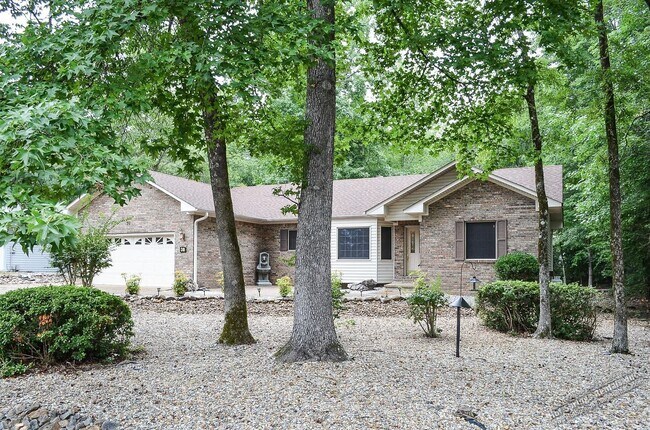 Building Photo - Spacious 3-Bedroom Home for Long-Term Lease in Hot Springs Village