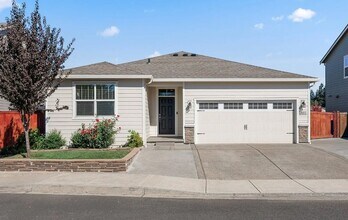 Building Photo - 9203 NE 165th Ave