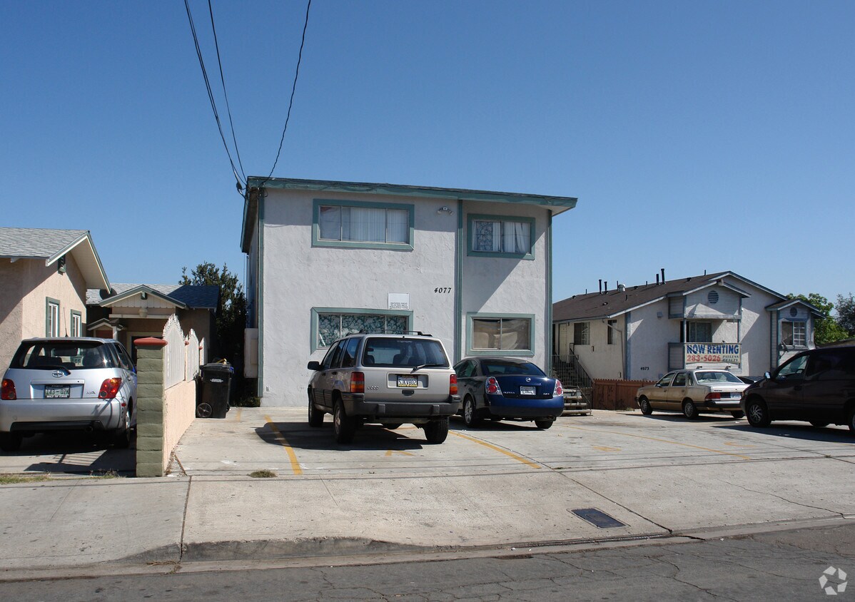 Foto del edificio - 4077 Oakcrest Dr