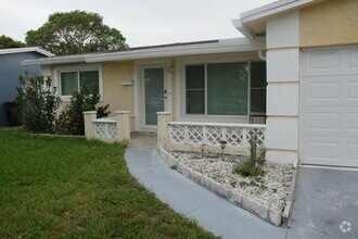 Building Photo - 871 SW 63rd Terrace