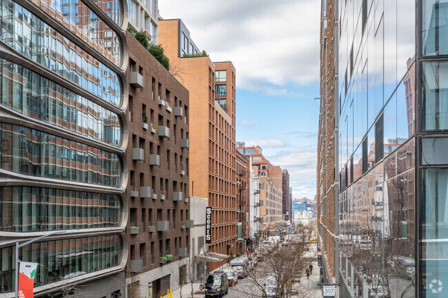Building Photo - 540 W 28th St