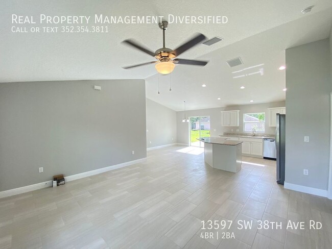 Foto del edificio - Desirable SW Ocala Neighborhood 4/2/2 *WON...