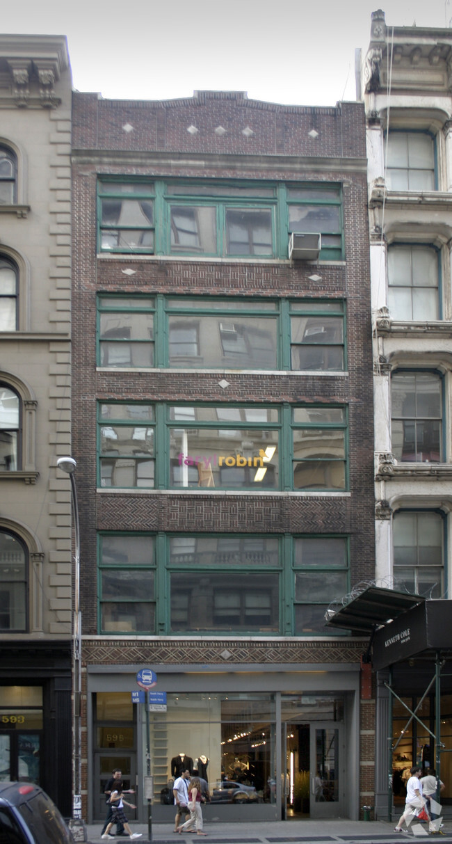 Building Photo - 595 Broadway