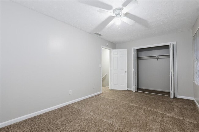 Foto del edificio - 284 Timber Creek Ln SW