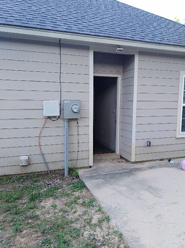 Building Photo - 408 Shady Pk Cv