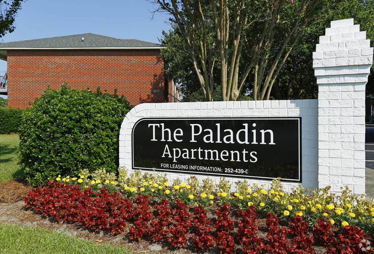 Primary Photo - Paladin Apartments