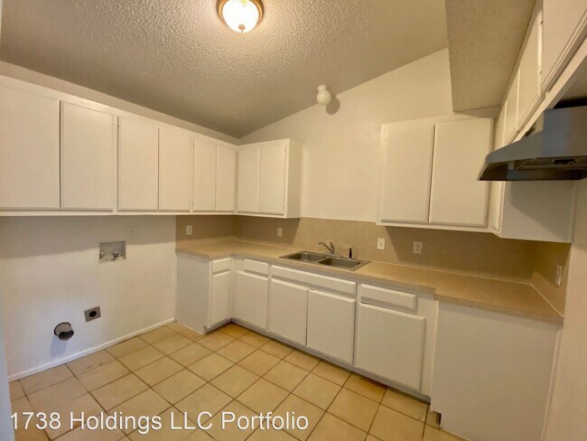 Building Photo - 4 br, 2 bath House - 1522 33rd St