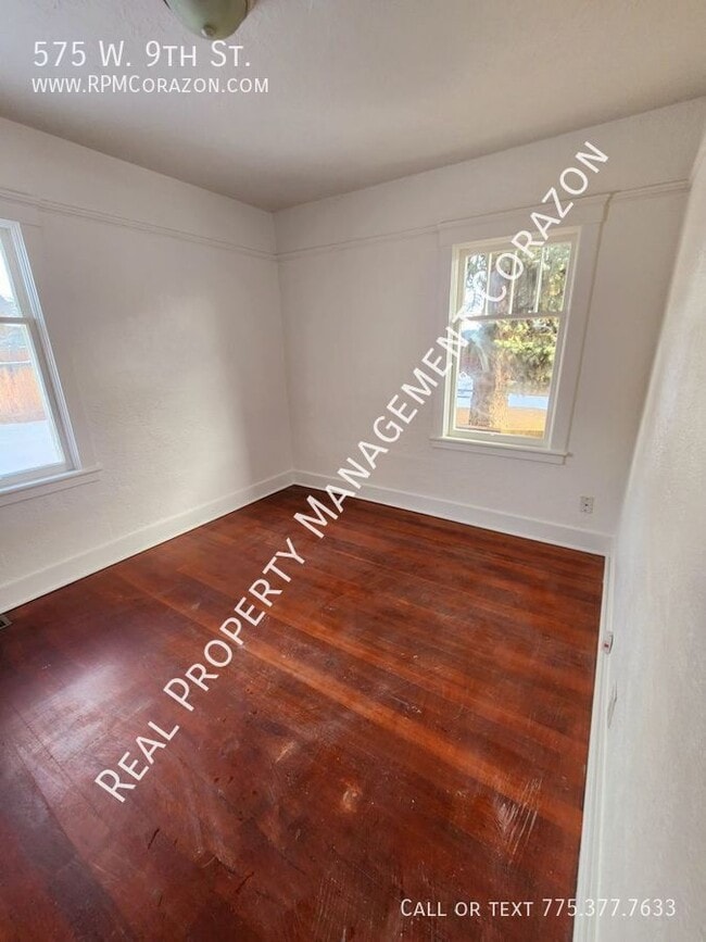 Building Photo - 575 W 9th St