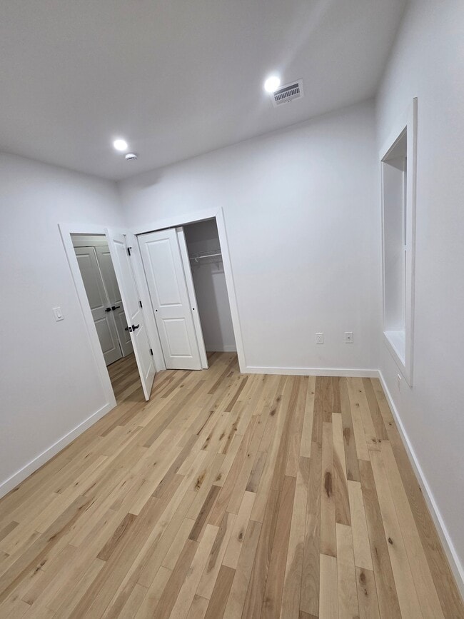 Building Photo - 9 Voorhees St