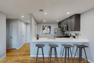 Building Photo - Rachel Gardens