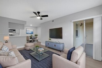 Building Photo - 1247 SW 46th Ave