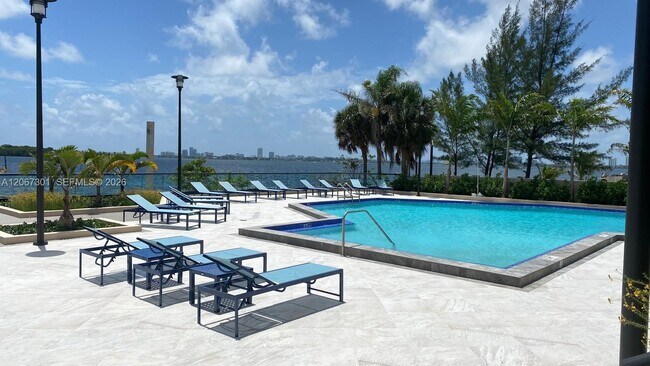 Building Photo - 11113 Biscayne Blvd